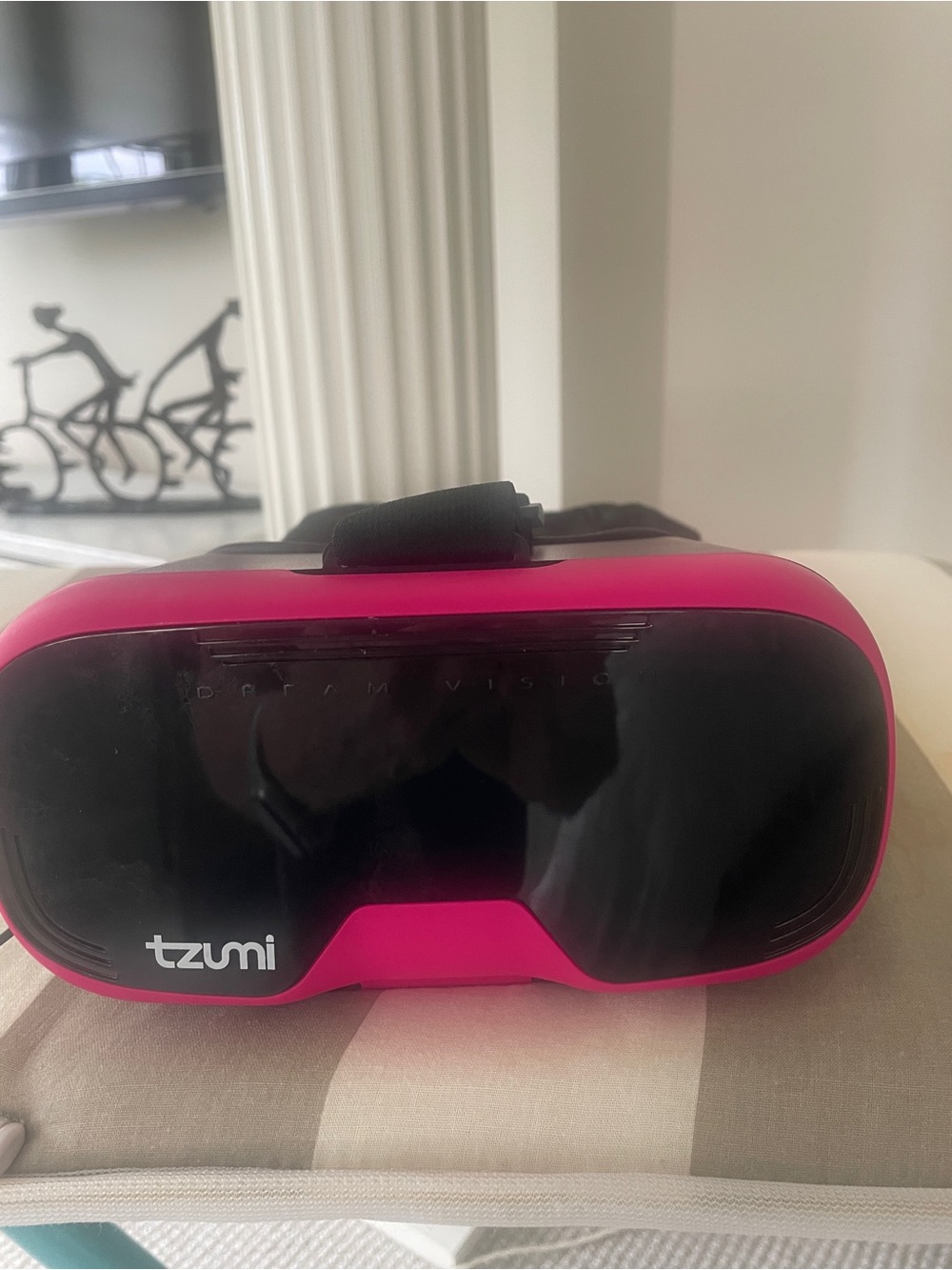 Tzumi Pink Smartphone VR Headset - Comfortable Mobile Virtual Reality